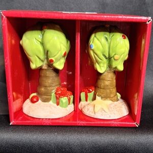 Palm Tree Salt & Pepper Shaker~Hand Painted~Ceramic~Wish You Were Here~Christmas